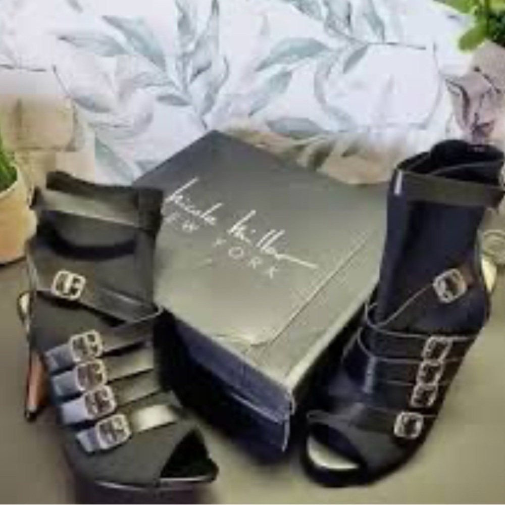 Black Heeled Sandals size 8